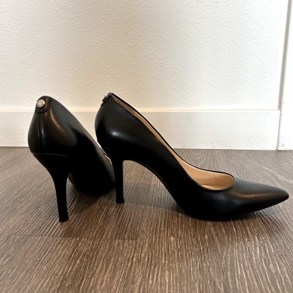Nine West black pumps